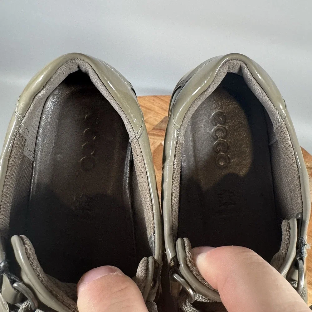 Ecco Fara Sneaker Green Patent Leather Lace Up Shoe Women's Size 36 US 5-5.5‎